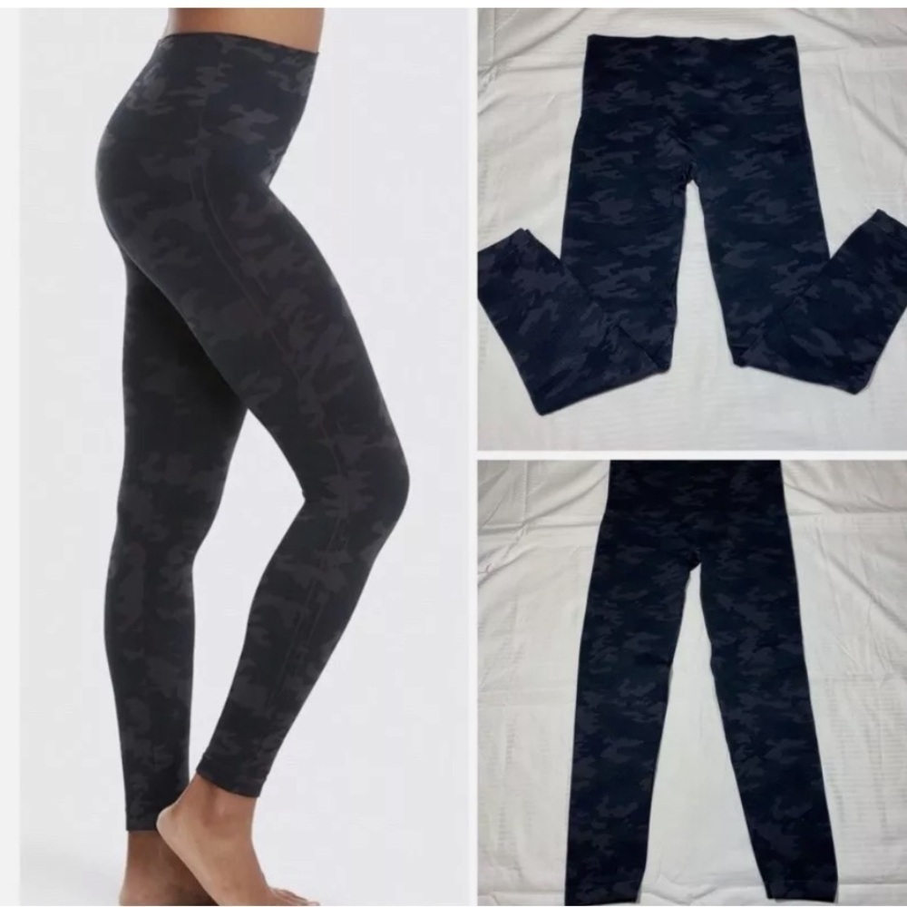 SPANX By Sara Blakely Look at Me Now Seamless Camo Leggings Size Large